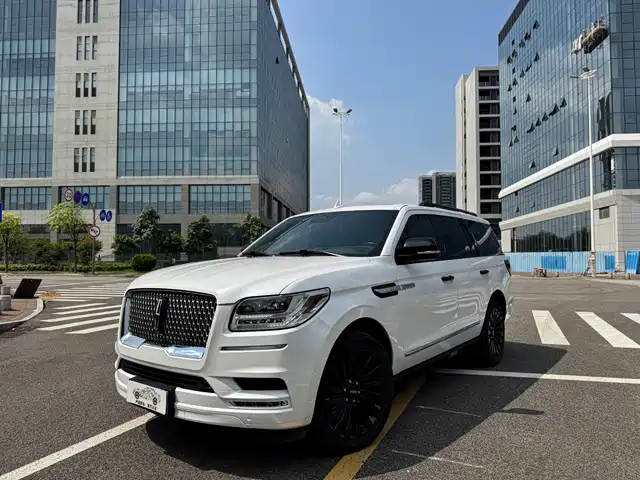 LINCOLN NAVIGATOR 2021