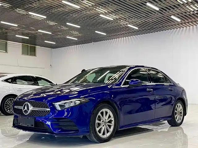 MERCEDES-BENZ  A CLASS 2020
