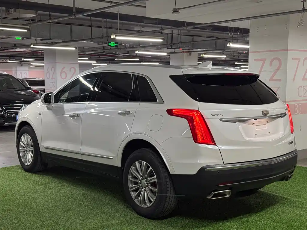 CADILLAC XT5