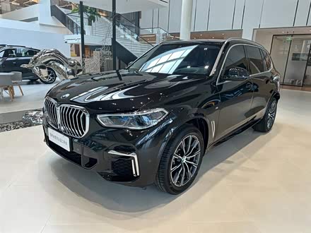 宝马X5 2022款 改款 xDrive 30Li 尊享型M运动套装