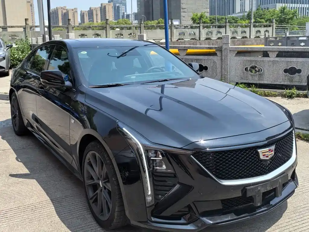 Кадиллак CT5 2024 года 28T Платинум 2000 km 2024