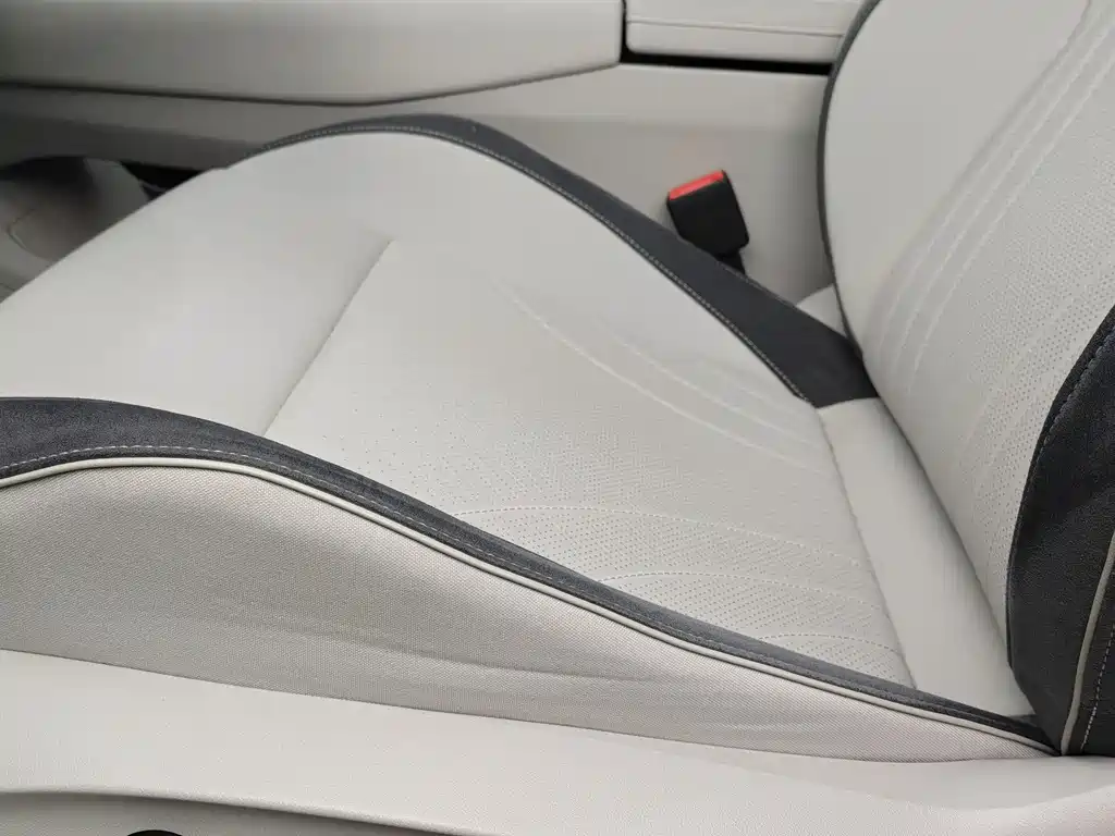 VOLKSWAGEN ID.7 VIZZION