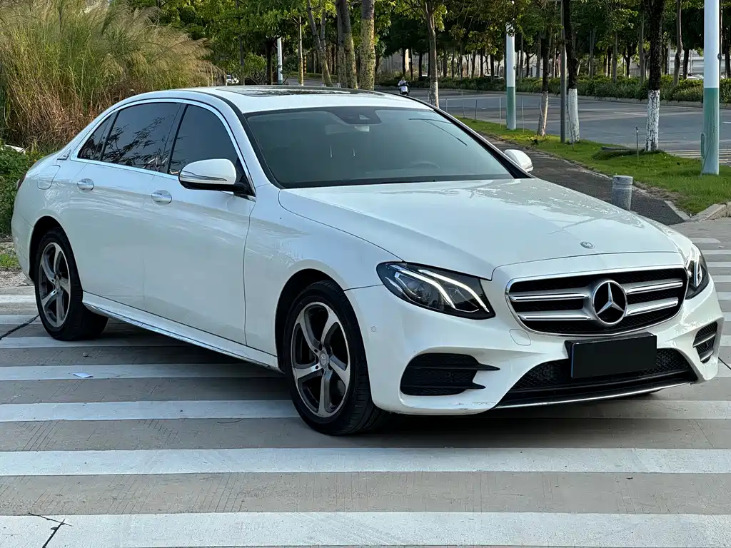 MERCEDES-BENZ E CLASS