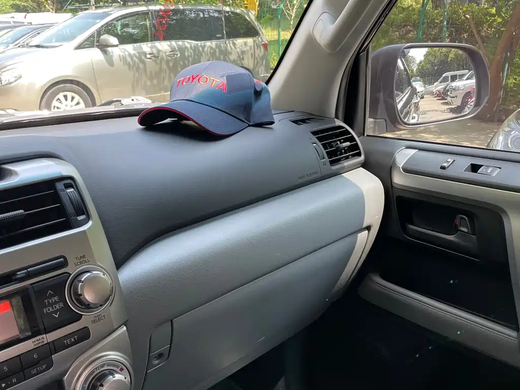 Toyota 4Runner 2014 4.0L AT