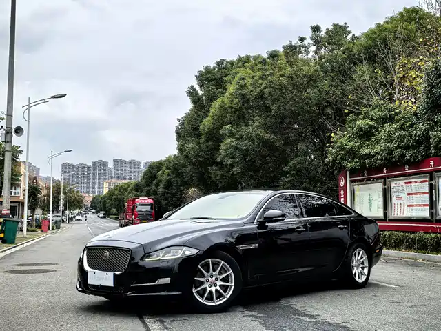 JAGUAR  XJ 2018
