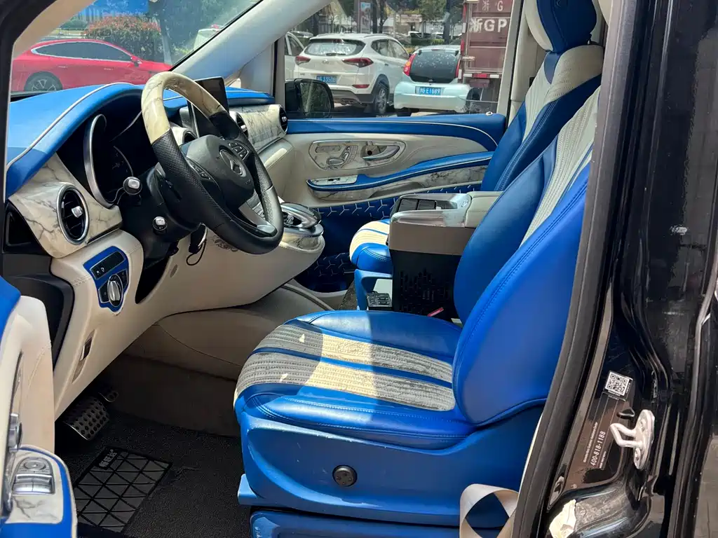 MERCEDES-BENZ V CLASS