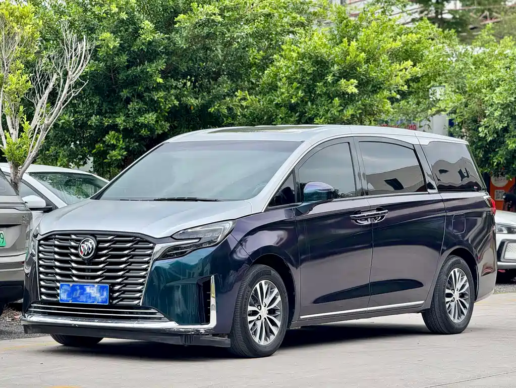 Buick GL8 2023 ES Land Комфорт Тип 45000 km 2022