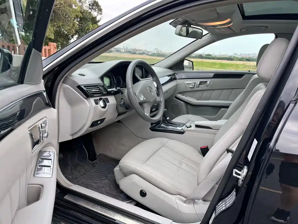 Mercedes-Benz E-Class E 2010 E 200 CGI