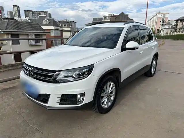 VOLKSWAGEN TIGUAN 2016