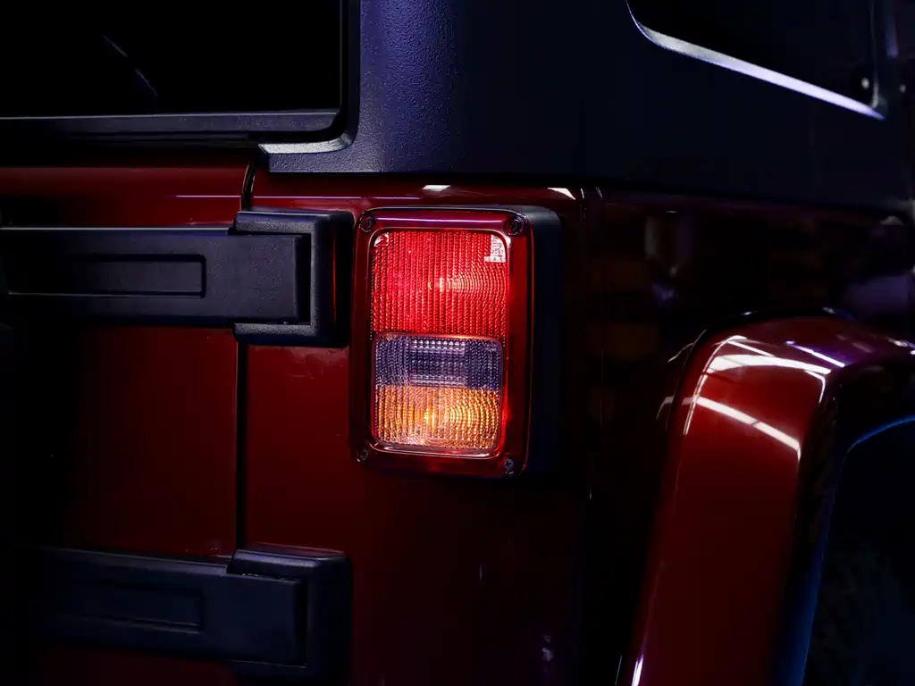 Jeep Wrangler 3.8L Sahara 2-door Edition, фото 5