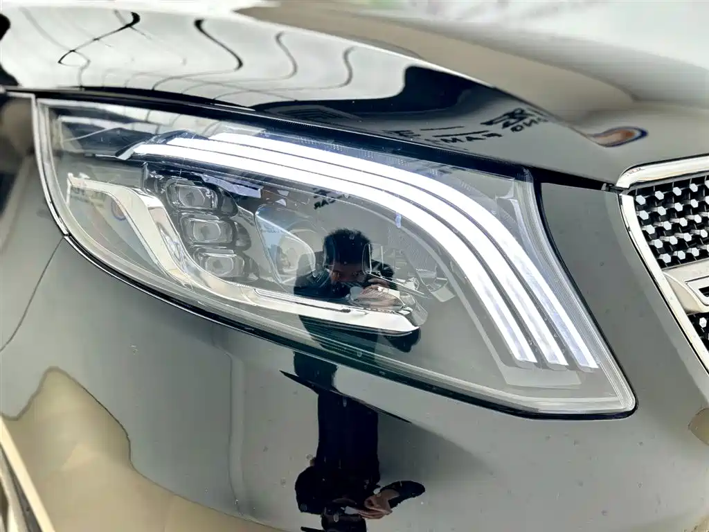 Mercedes-Benz Vito 2023 2.0T Elite 7 мест