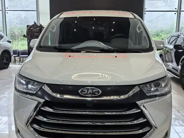 JAC Motors RUIFENG M4