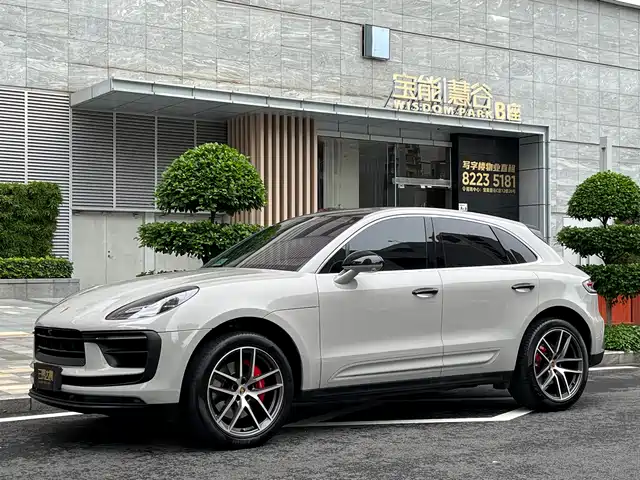 PORSCHE MACAN 2023