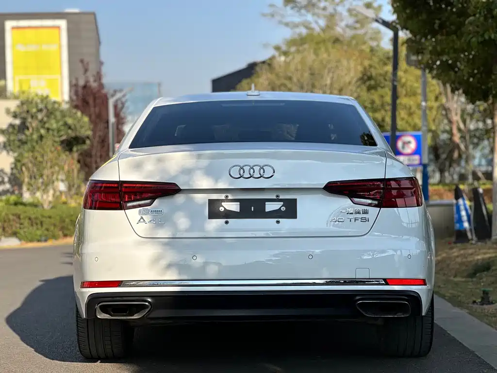 AUDI  A4L