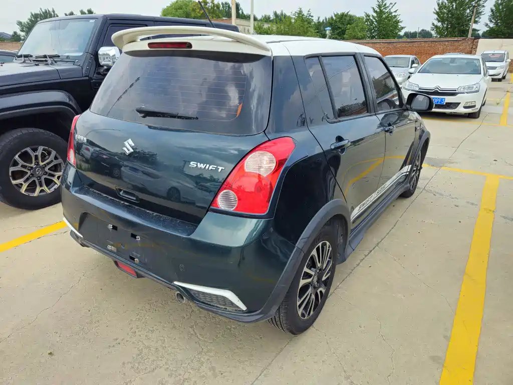 SUZUKI SWIFT