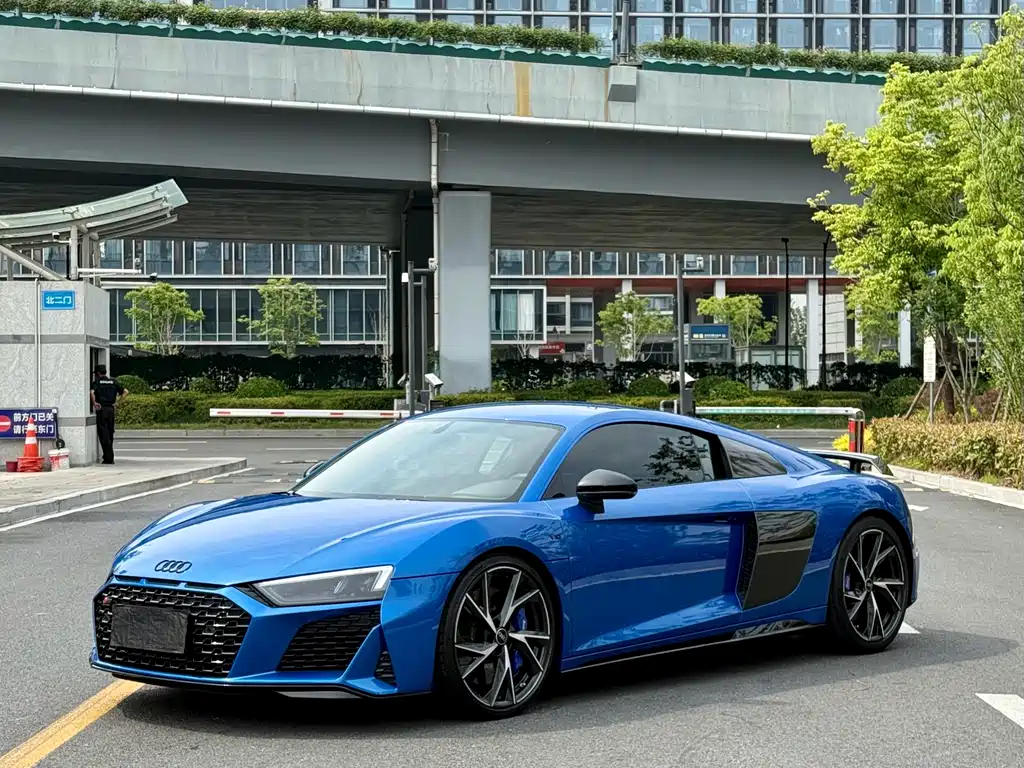 Ауди R8 2021 года V10 Coupe_performance 16000 km 2022