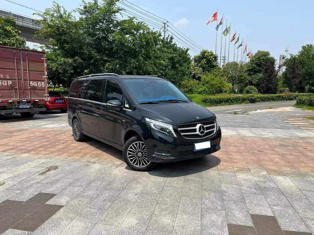 MERCEDES-BENZ V CLASS