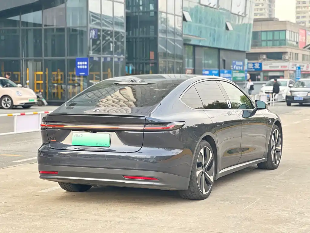NIO NIO ET7
