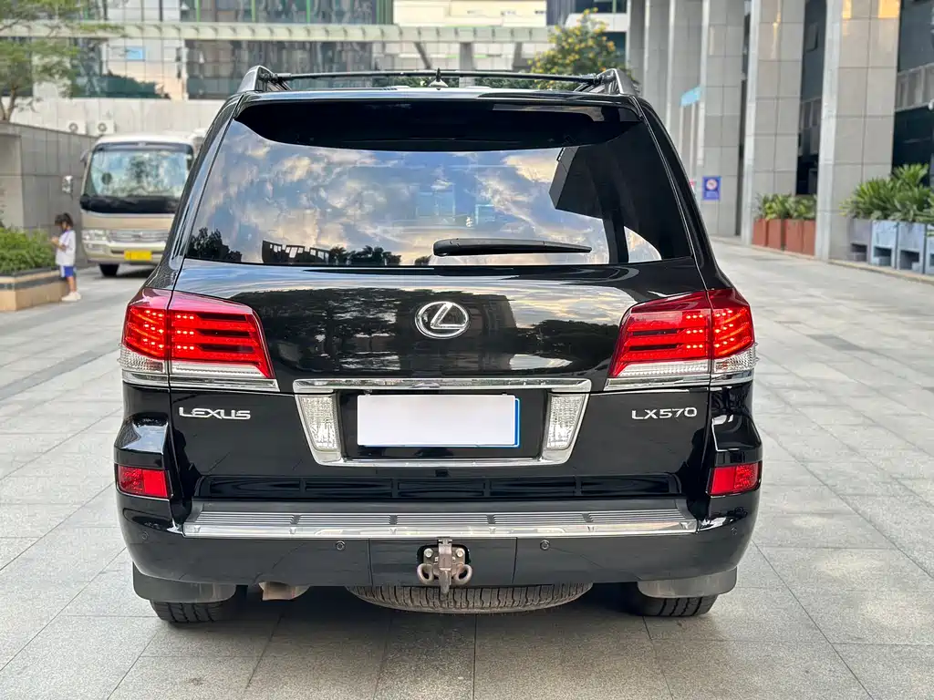 Lexus LX 2013 570