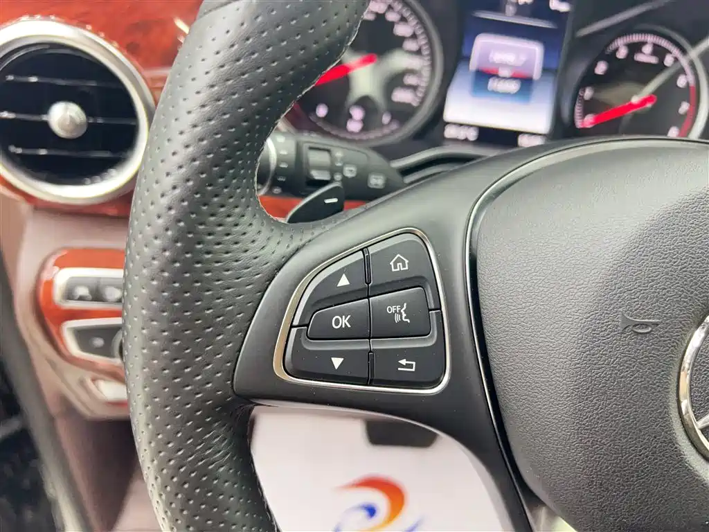 MERCEDES-BENZ V CLASS