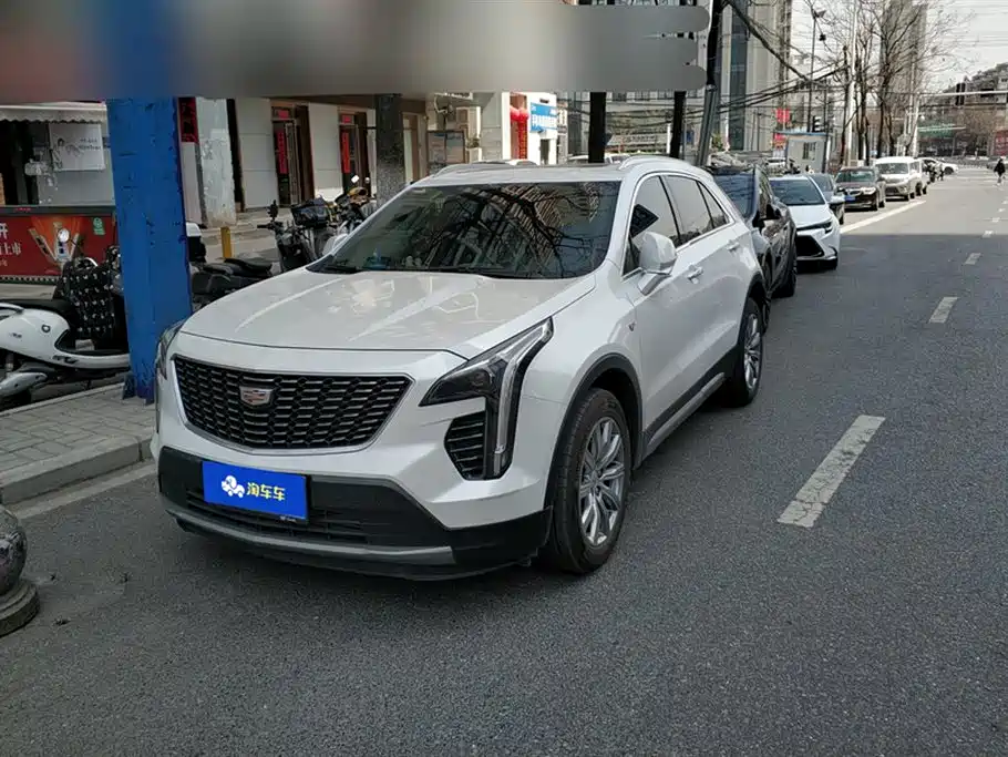 Кадиллак XT4 2023 года 28T передний привод люкс-версия 10200 km 2023
