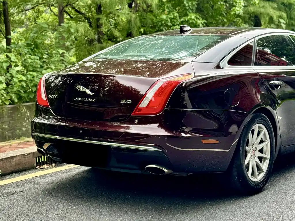 JAGUAR XJ