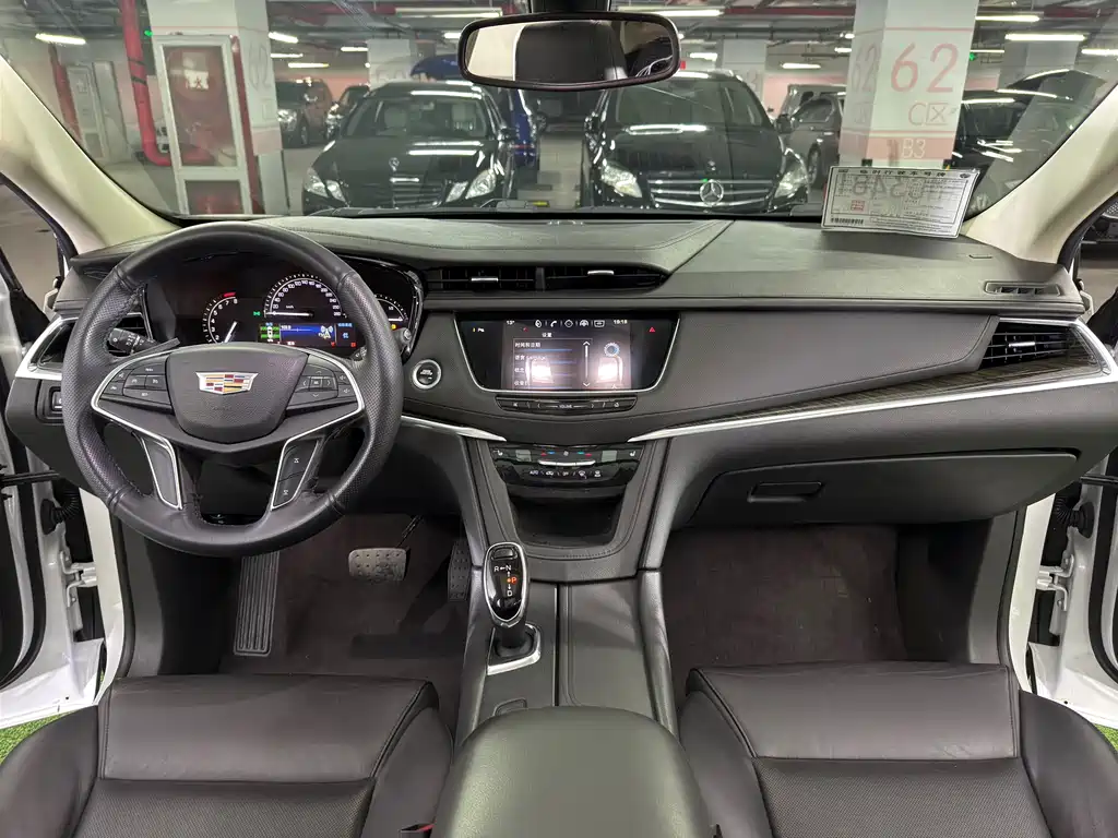 CADILLAC XT5