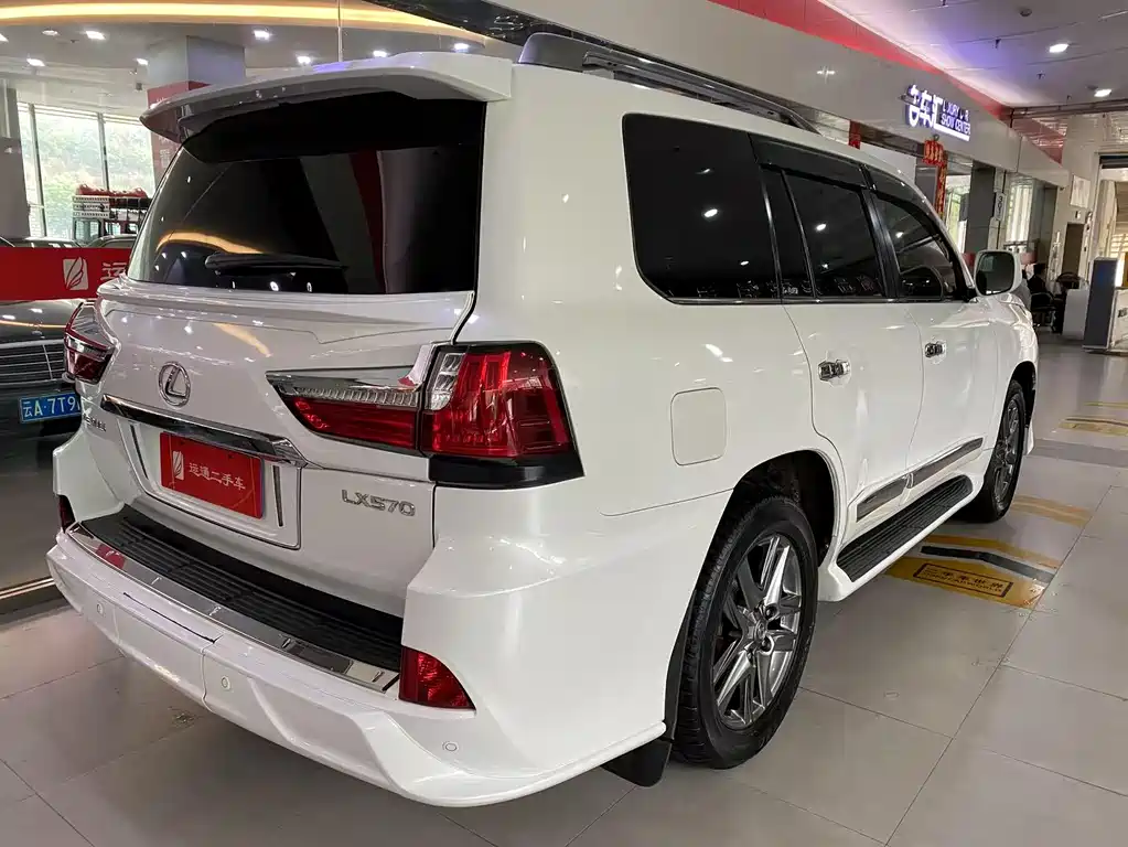 Lexus LX 2009 570