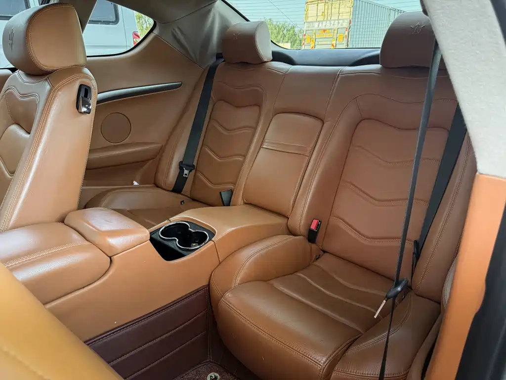 Maserati GranTurismo 2013 4.2L AT