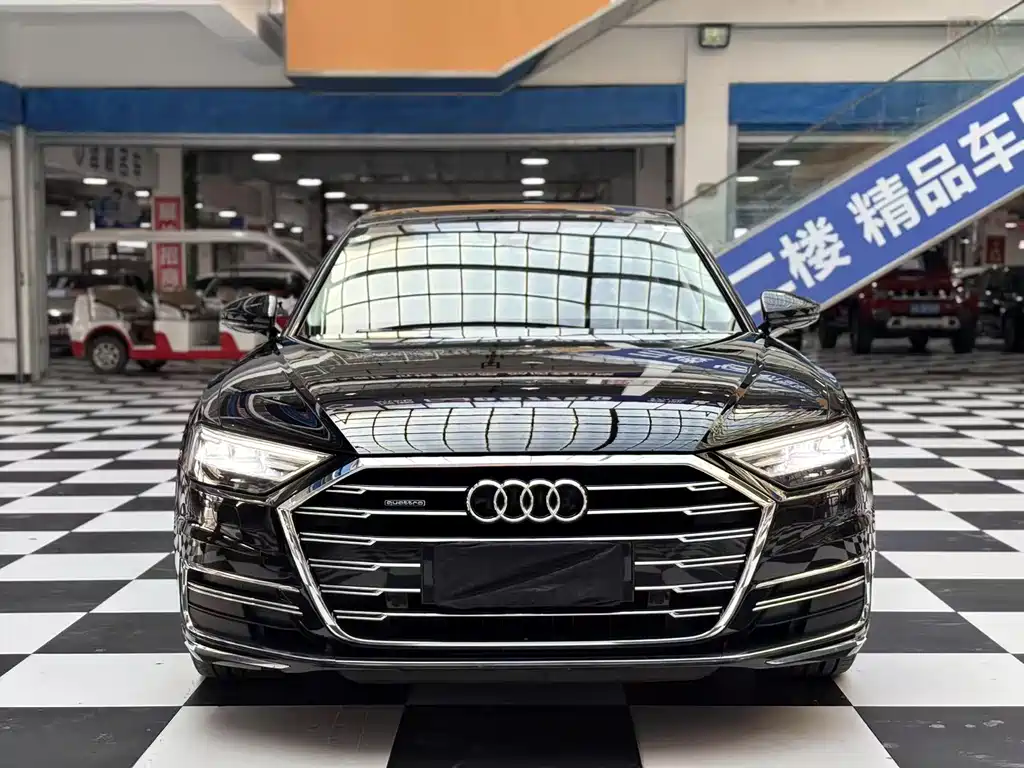 AUDI A8