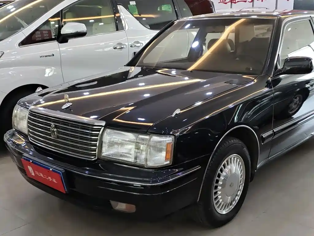 Toyota Crown (Import) 1998