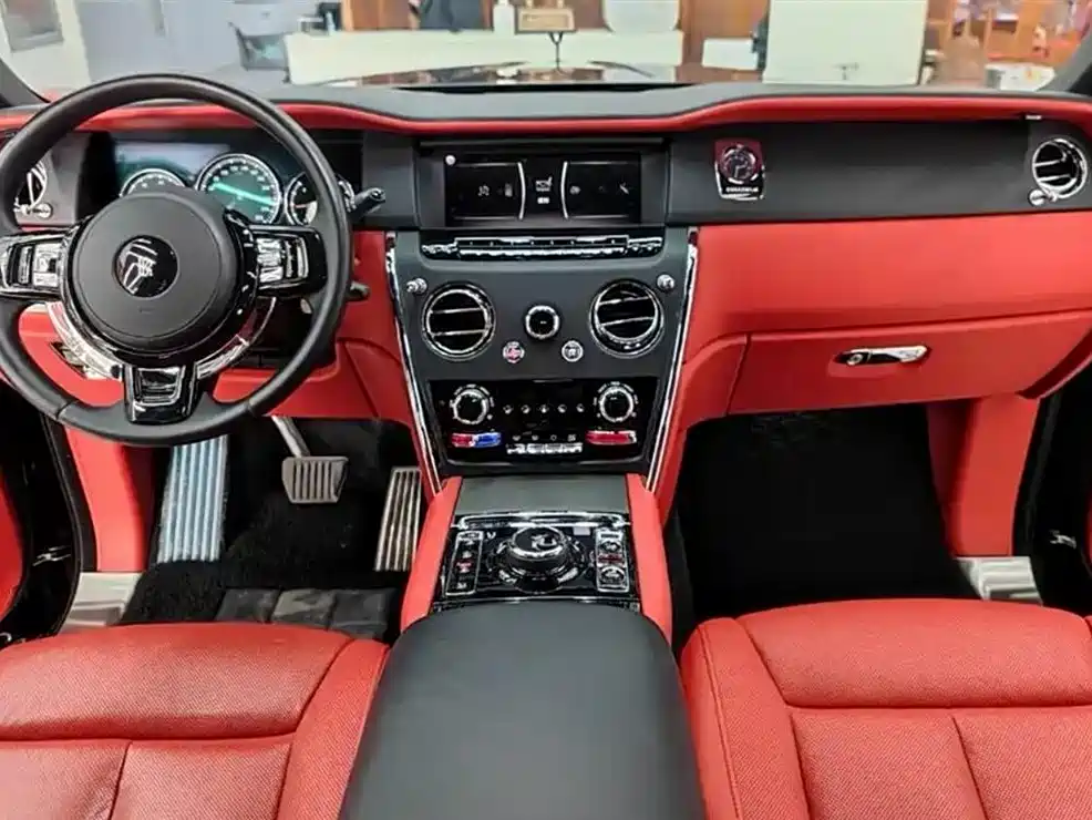 Rolls-Royce Cullinan 2018 мест