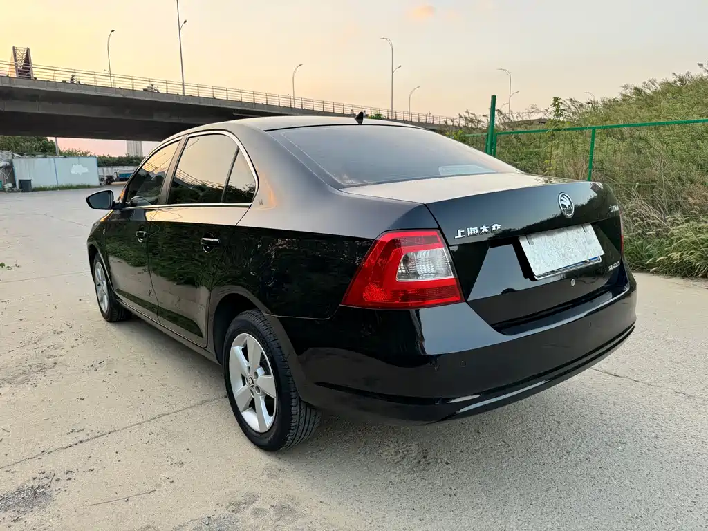 Skoda Rapid 2013 1.6L AT