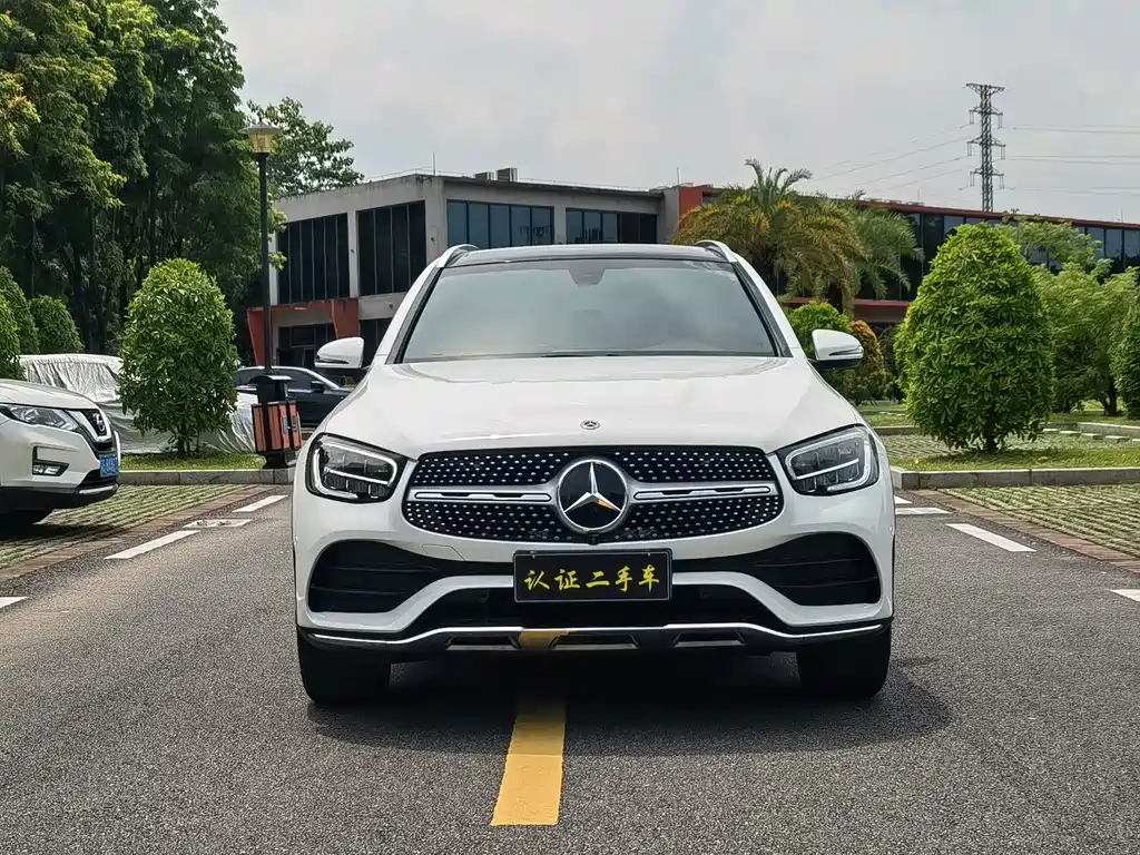 MERCEDES-BENZ GLC