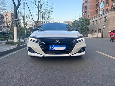 雅阁 2022款 260TURBO 幻夜·旗舰版