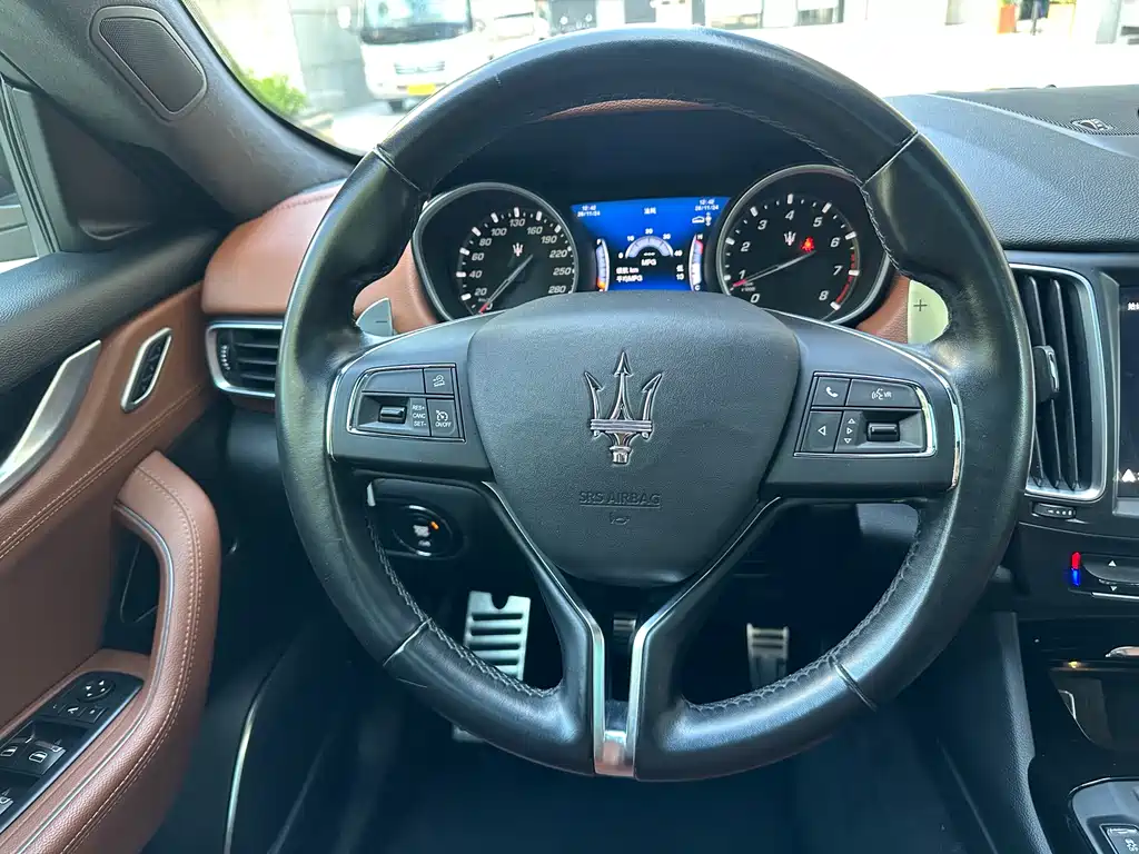 MASERATI LEVANTE