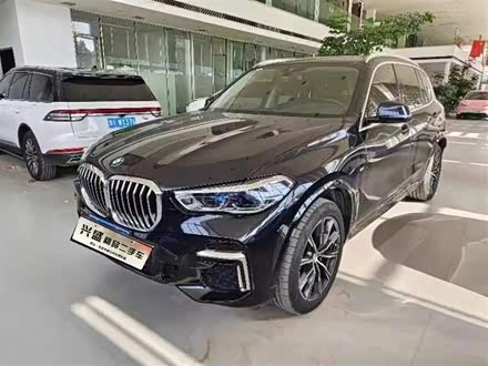 宝马X5 2022款 改款 xDrive 30Li 尊享型M运动套装