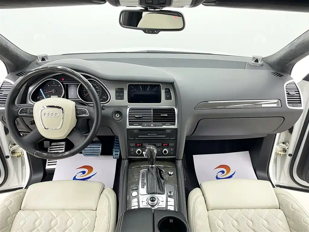 Audi Q7 2010 6.0 V12 TDI Flagship