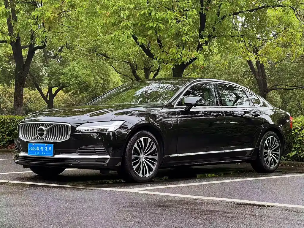 Volvo S90 PHEV 2023