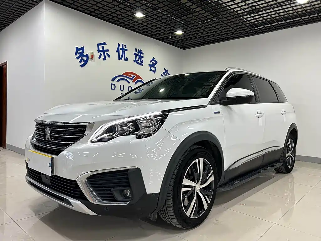 PEUGEOT  5008