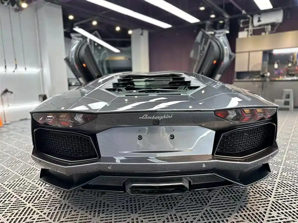 Lamborghini Aventador 2011 LP 700-4