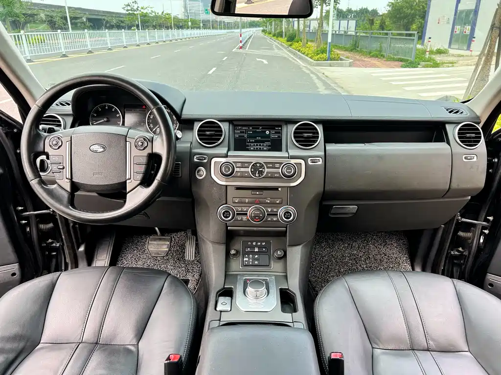 Land Rover Discovery 2015 3.0 SC V6 HSE