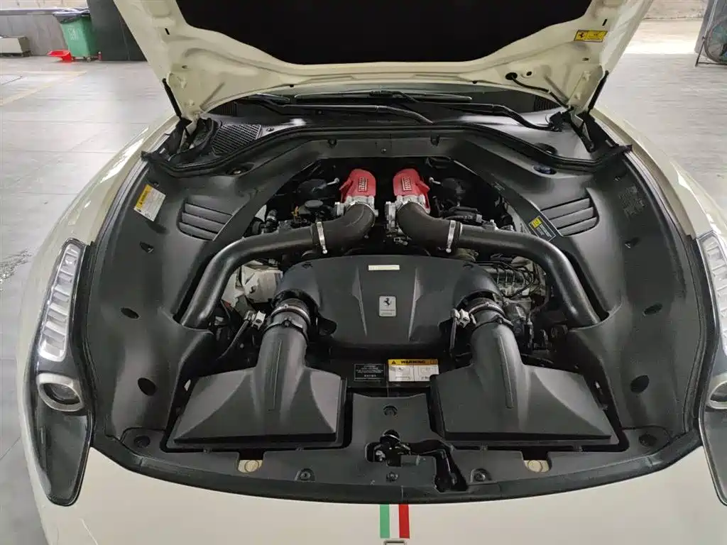 FERRARI CALIFORNIA T