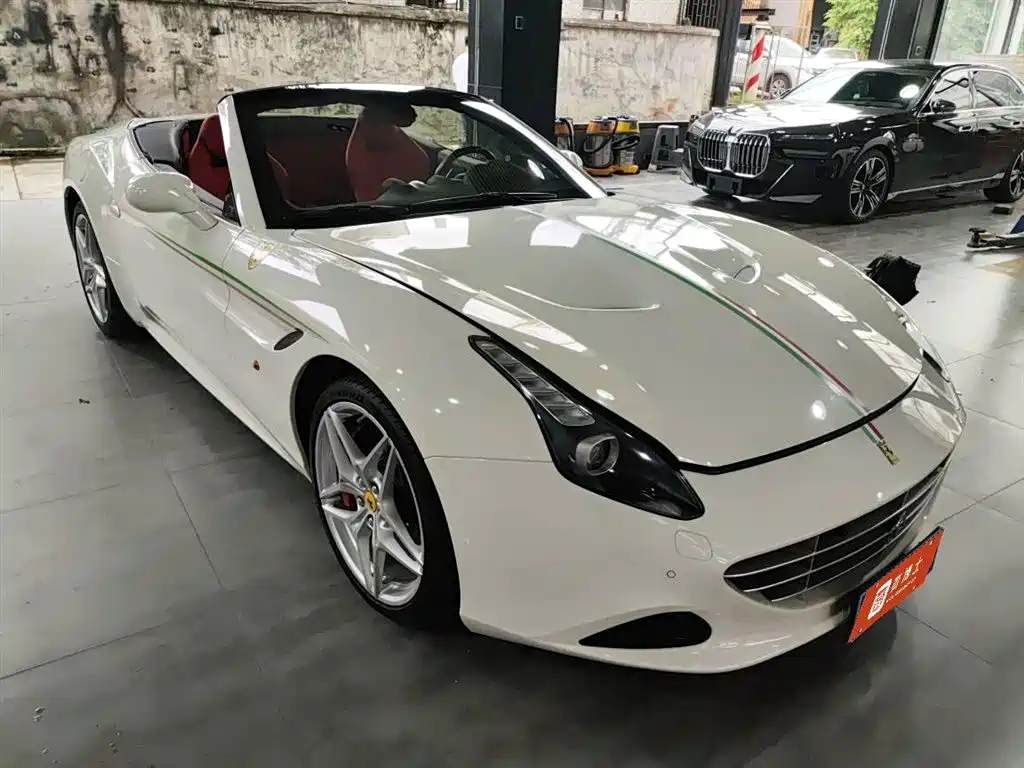FERRARI CALIFORNIA T