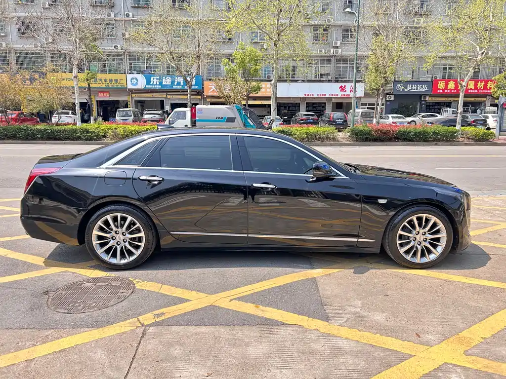 CADILLAC CT6