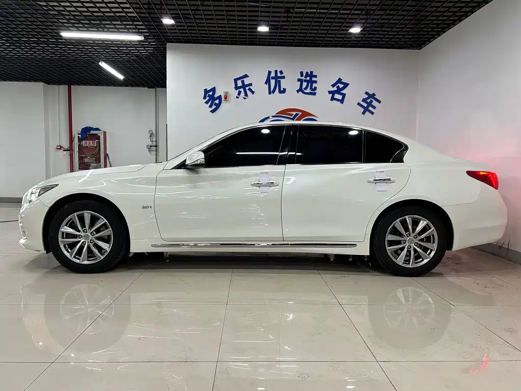 Infiniti Q50L 2016 2.0T Enjoy