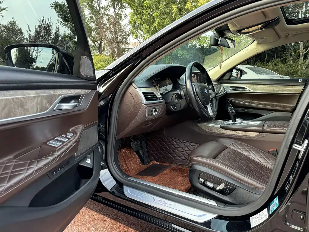 BMW 7 SERIES
