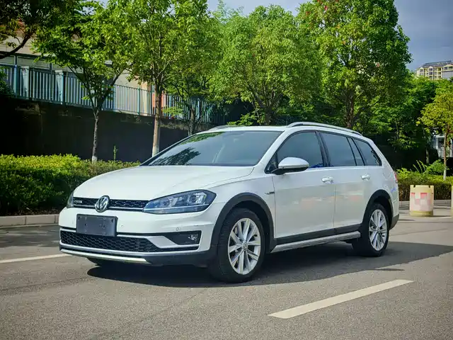 VOLKSWAGEN GOLF 2019