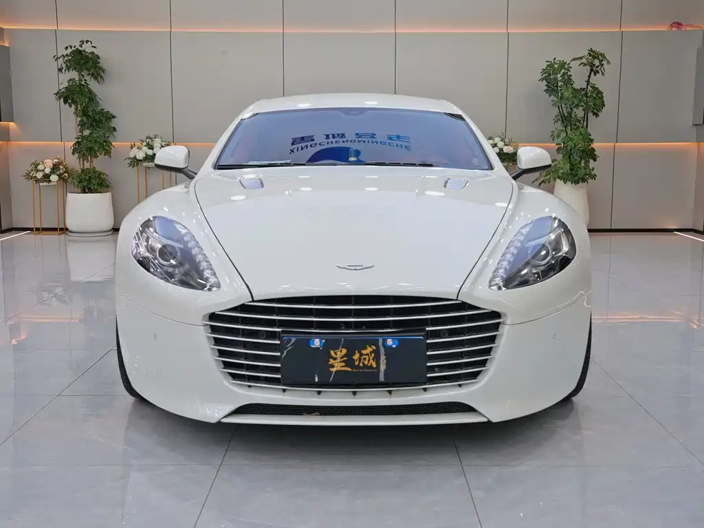 ASTON MARTIN RAPIDE