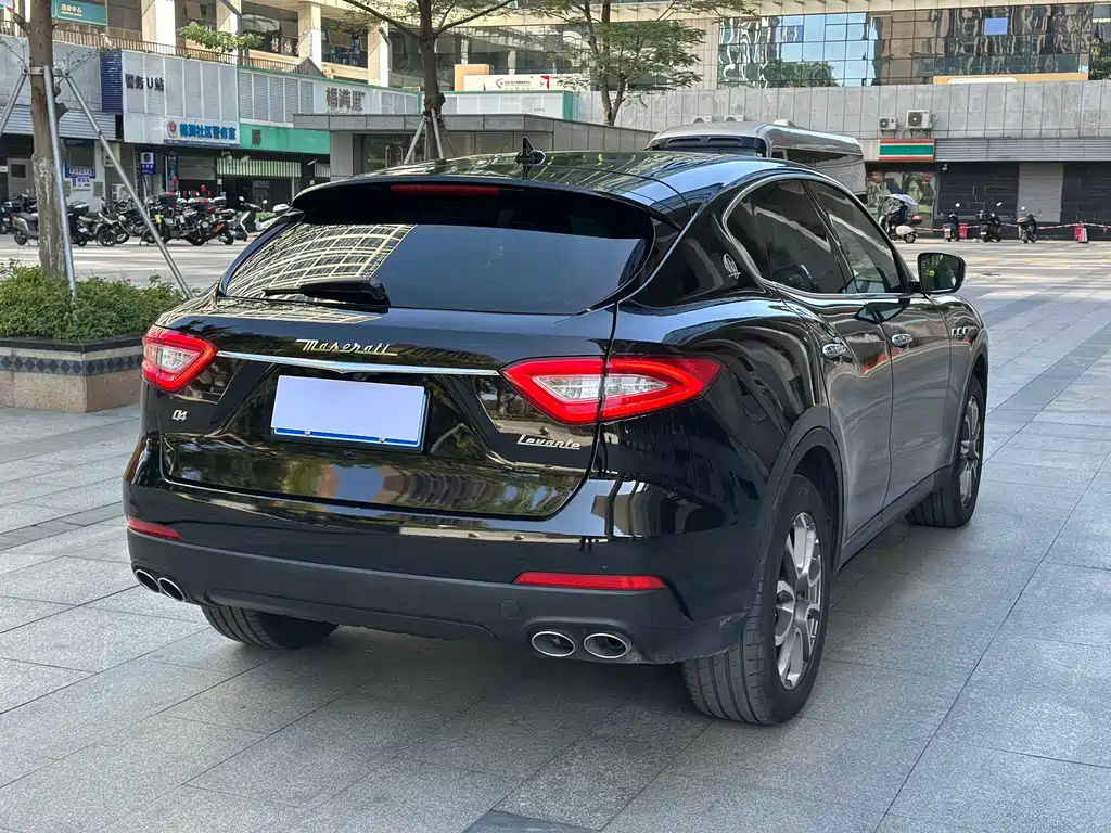 MASERATI LEVANTE